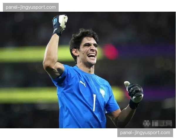 塞维利亚门将布努接受采访，谈及对未来去向的开放态度